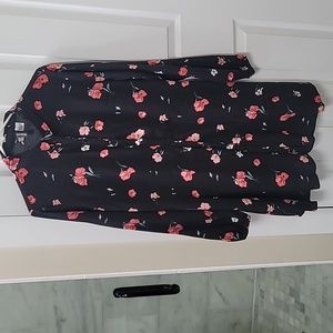 Divided long sleeve shirt dress button front  size 12 floral design